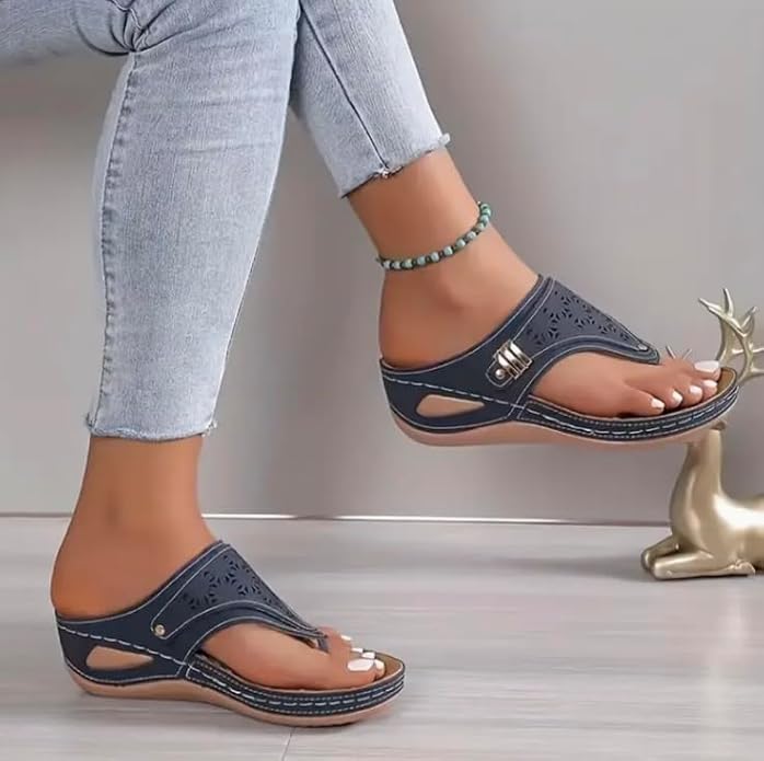 Women’s Buckled Thong Footbed Sandals